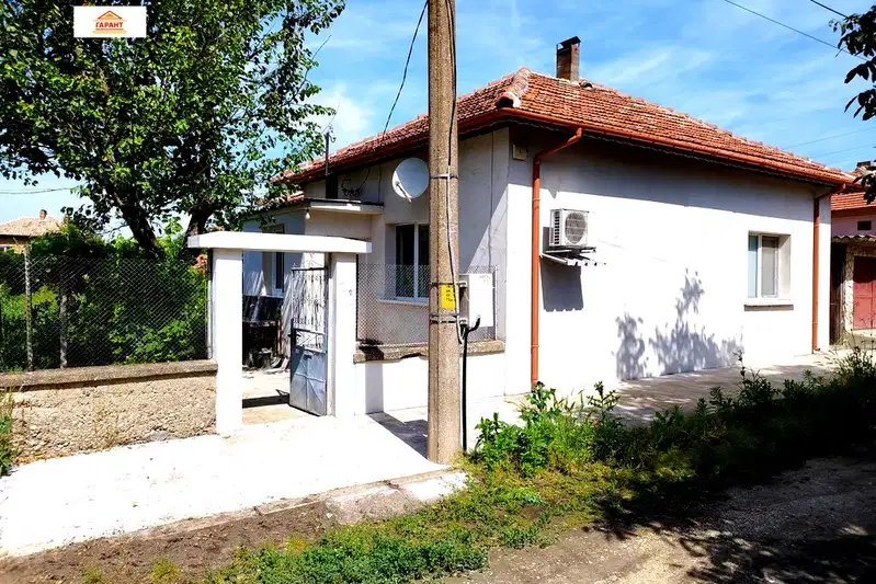 House in Oblast Pleven, Milkovica