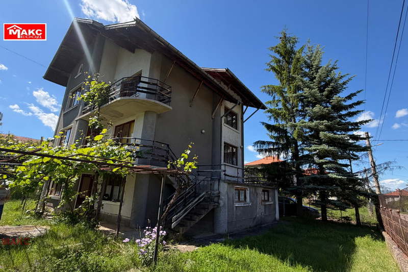 House in Oblast Pernik, Noevci
