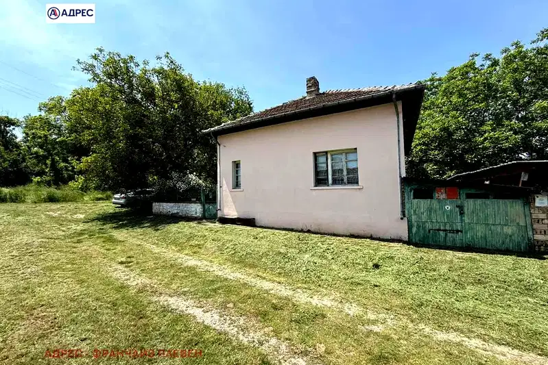 House in Oblast Pleven, Novachene