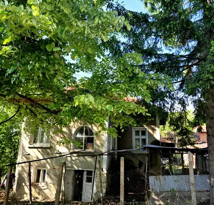 Снимка 2 — Двуетажна къща с двор в с. Осен, област Враца