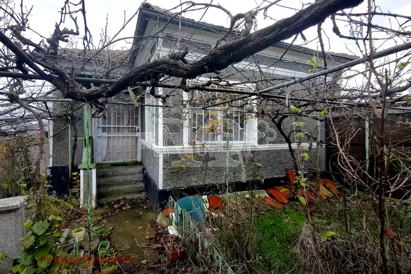 House in Oblast Dobrich, Polkovnik Ivanovo