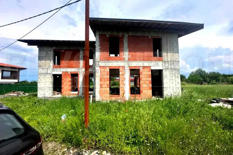 House in област София, Prolesha