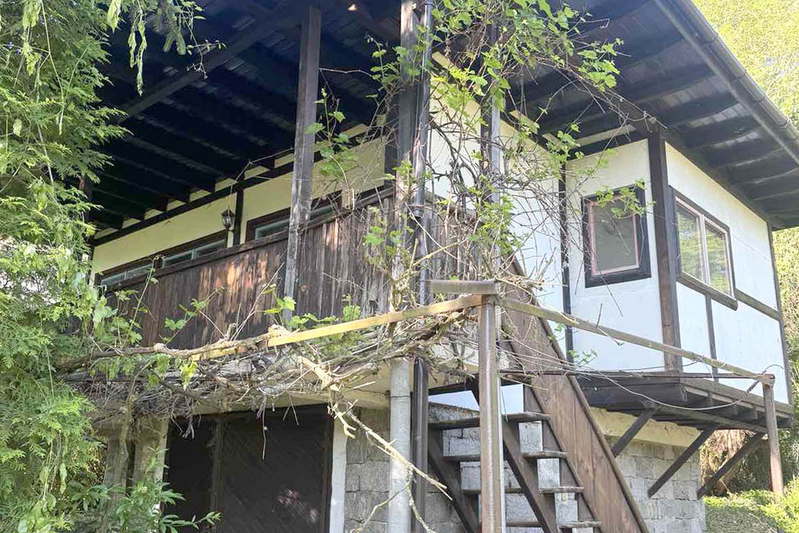 House in Oblast Pernik, Rudarci