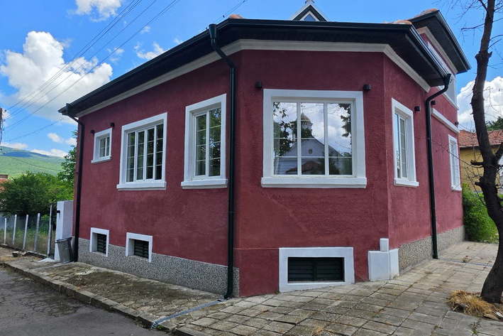 House in Oblast Kyustendil, Shishkovci