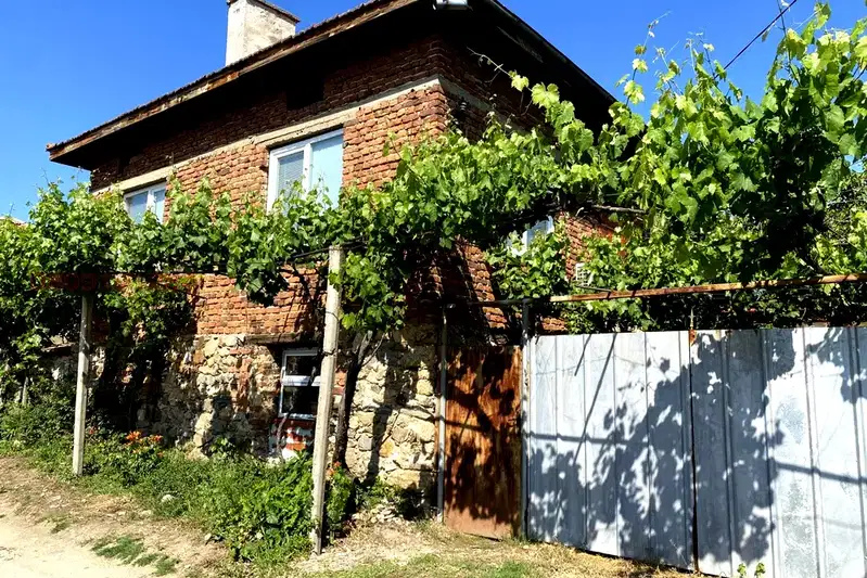 House in Oblast Kyustendil, Stob
