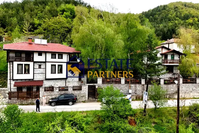 House in Oblast Plovdiv, Vrata