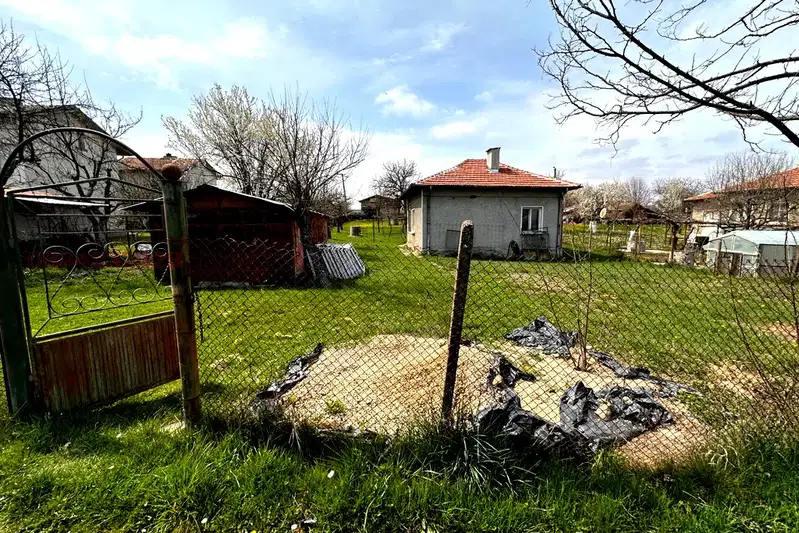 Къща в Перник, с. Ярджиловци