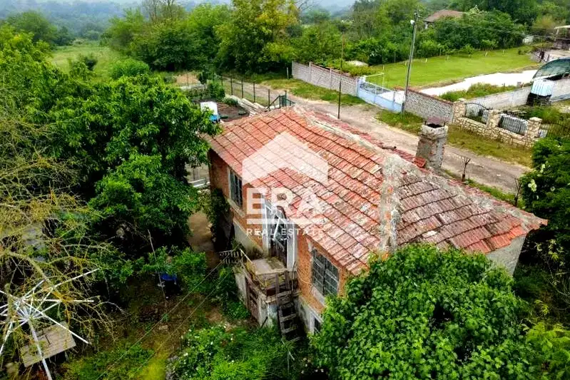 Къща във Варна, с. Зорница