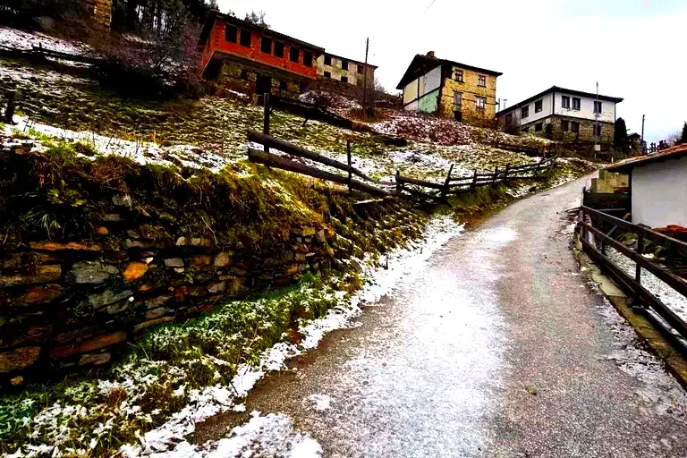Къща в Смолян, с. Зорница