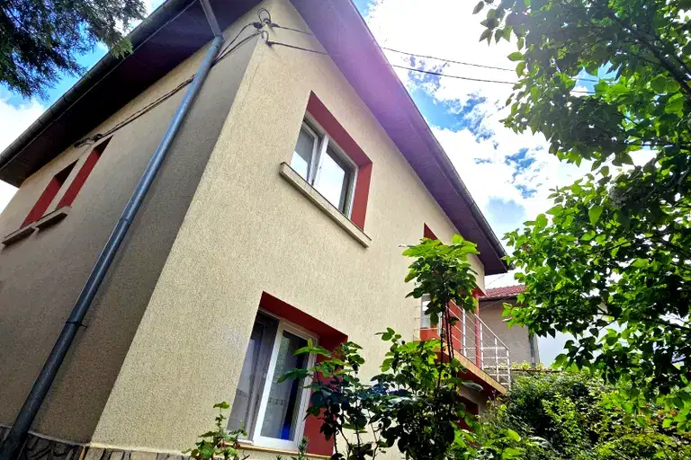 Къща в Кюстендил, Сапарева баня