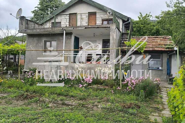 House in Shumen, Pod Manastira