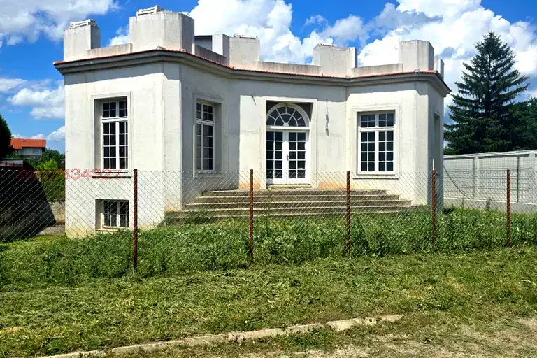 House in Sofiya, Vrajdebna