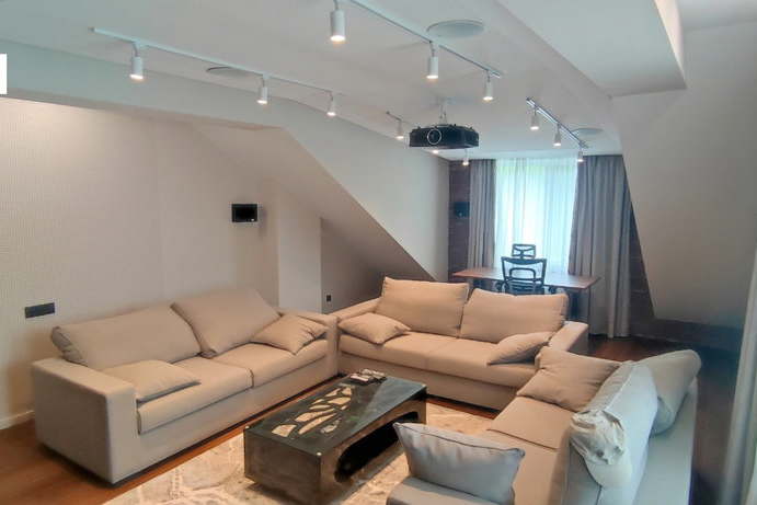 House in Sofiya, в.з.Киноцентъра 3 част
