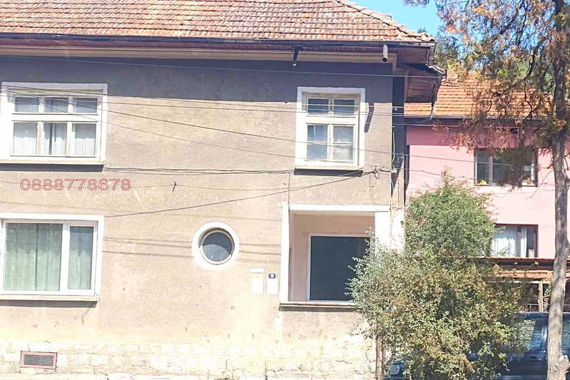 Къща в Ловеч, Тетевен