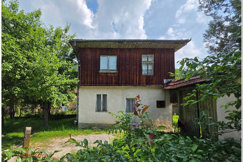 House in Oblast Lovech, Troyan