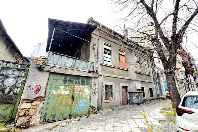 Къща във Варна, Център