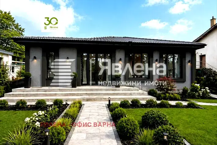 House in Varna, Alen Mak