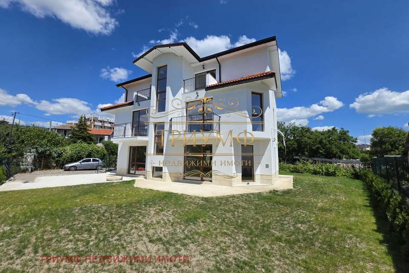 House in Varna, Alen Mak
