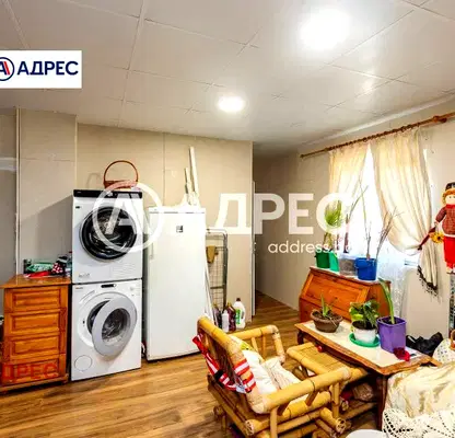 Снимка 4 — Къща във Варна, м-т Боровец - юг