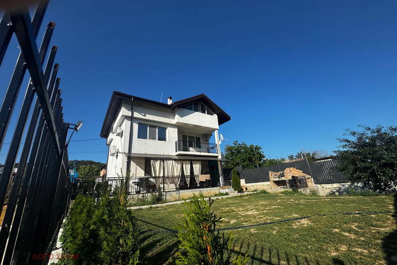 House in Varna, Borovec - Yug