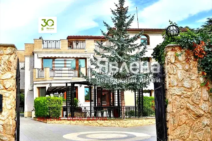 House in Varna, Evksinograd