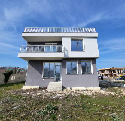 Photo 4 — House in Varna, Evksinograd