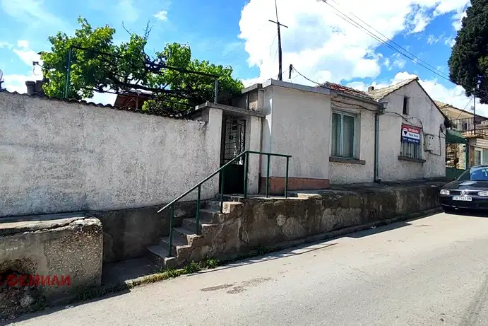 House in Varna, Maksuda