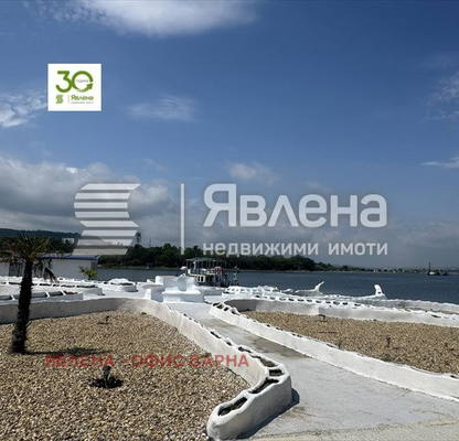 Снимка 2 — Къща с 3 спални и панорамна тераса в Островна зона, Варна