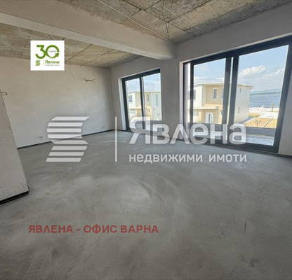 Снимка 5 — Къща с 3 спални и панорамна тераса в Островна зона, Варна