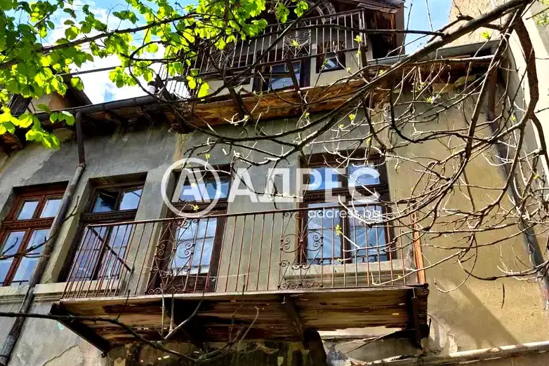 House in Veliko Tyrnovo, Centyr