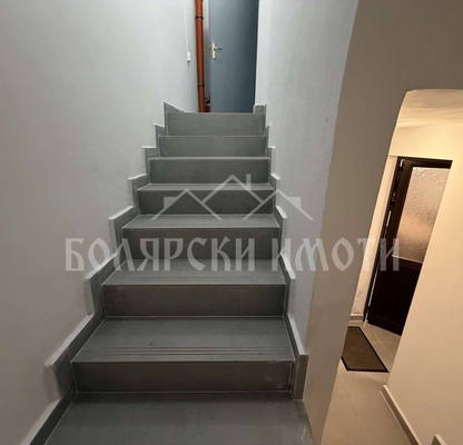 Photo 5 — House in Veliko Tyrnovo, Centyr