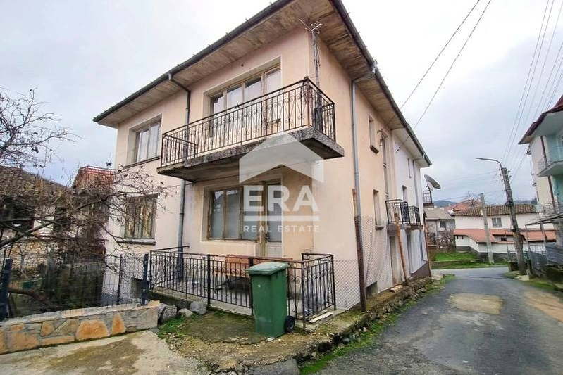 House in Oblast Smolyan, Злато