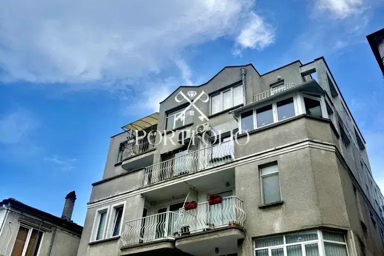 Office in Burgas, Centyr