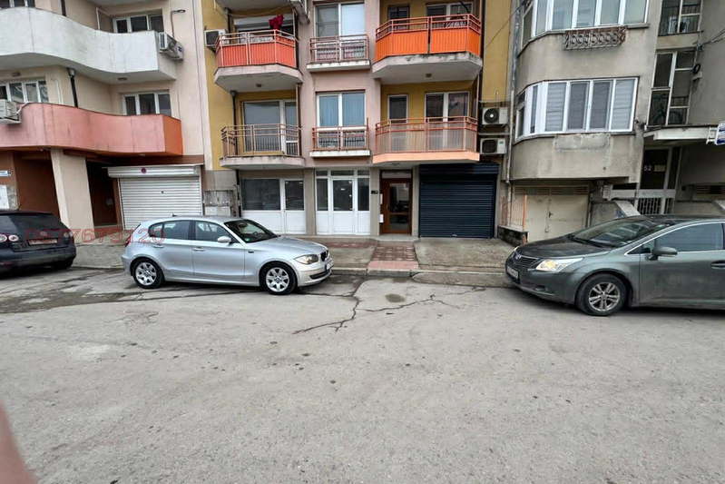 Офис в Русе, Широк център