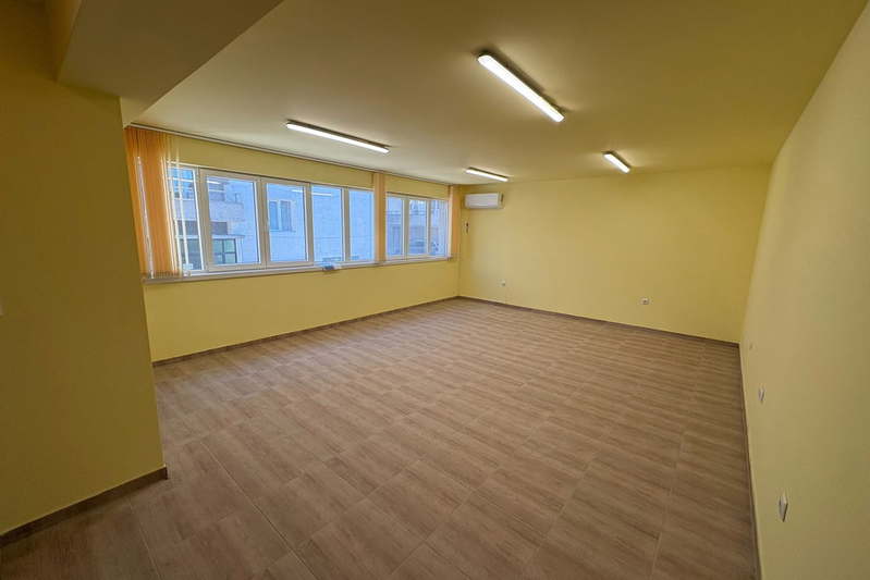 Office in Shumen, Centyr