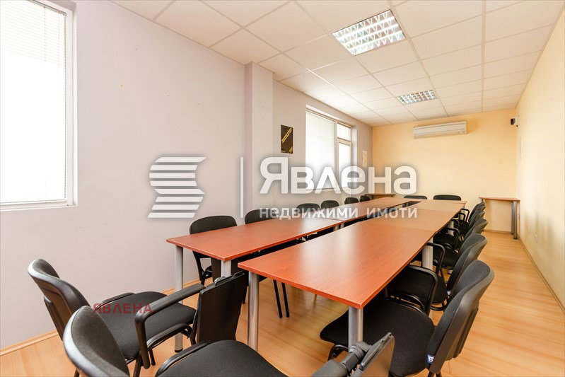 Офис в София, Банишора