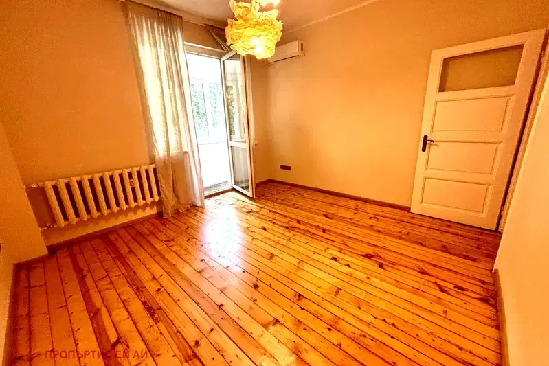 Office in Sofiya, Centyr
