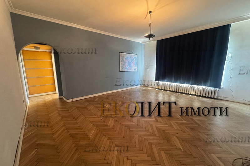 Офис в София, Лозенец