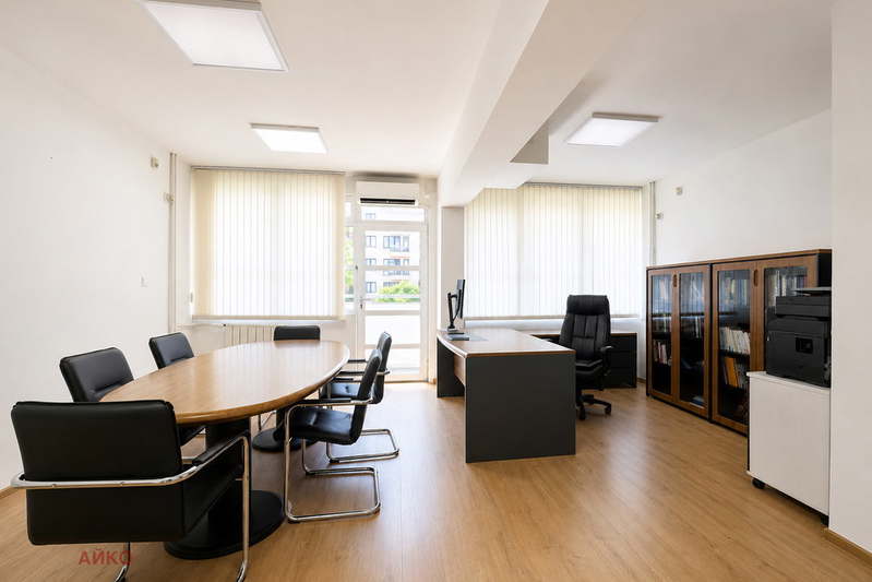 Office in Sofiya, Medicinska Akademiya