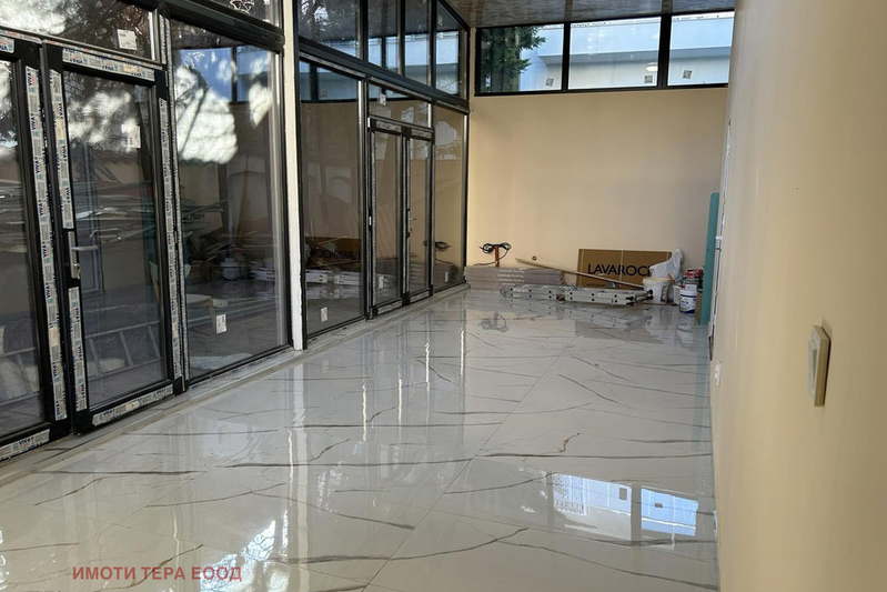 Office in Varna, Centyr