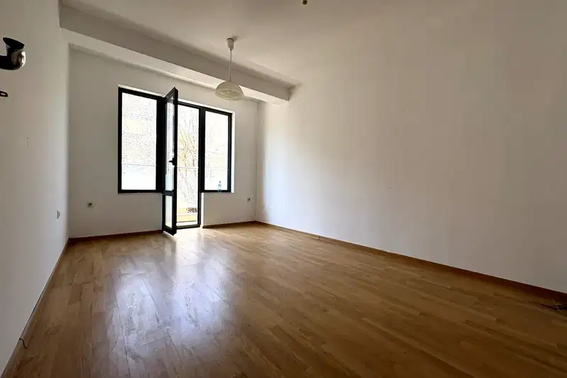 Office in Varna, Kolhozen Pazar