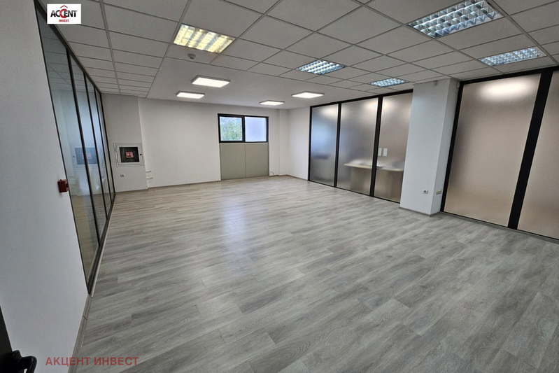 Офис във Варна, Метро
