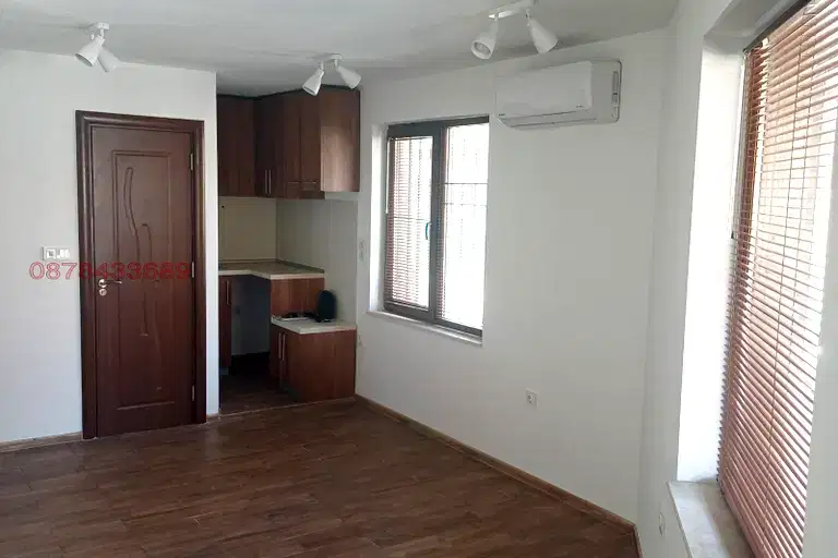 Office in Varna, Pogrebi