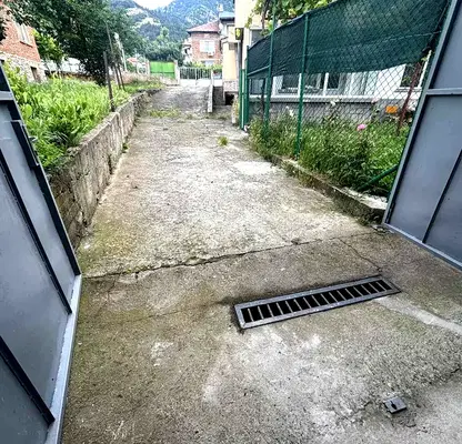 Photo 5 — Garage/Parking in Oblast Plovdiv, Karlovo