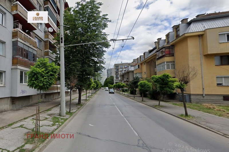 Гараж/Паркомясто в Русе, Цветница