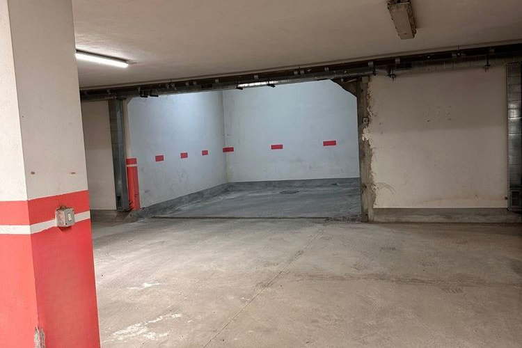 Garage/Parking in Sofiya, Boyana