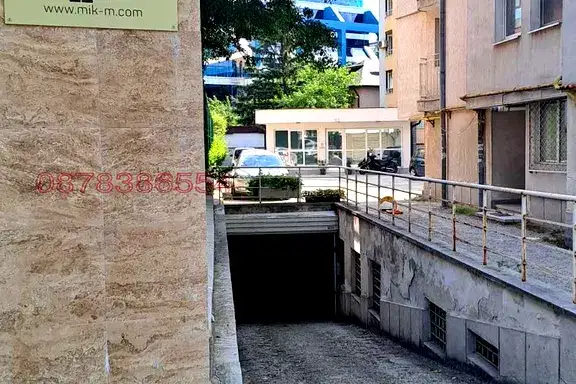 Garage/Parking in Sofiya, Bykston