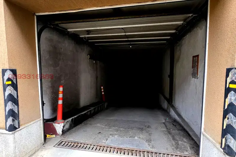 Garage/Parking in Sofiya, Centyr