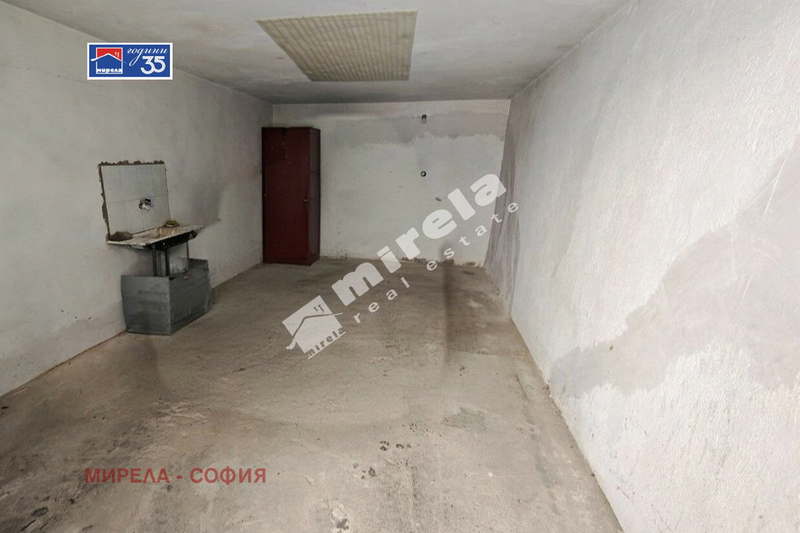 Garage/Parking in Sofiya, Doktorski Pametnik