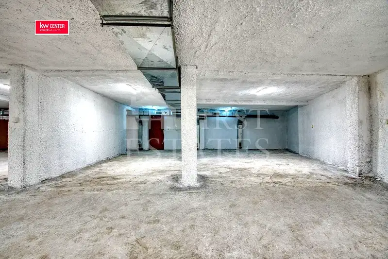 Garage/Parking in Sofiya, Iztok